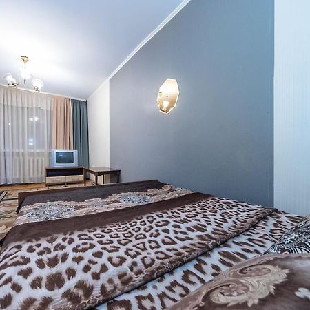 1К.Квартира В Центре Печерска.Лабораторный Пер.26 Kiev Exterior foto