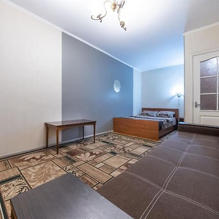 1К.Квартира В Центре Печерска.Лабораторный Пер.26 Kiev Exterior foto